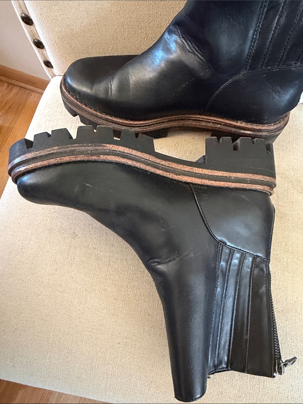 Korks Women’s Platform Lug-Soled Back Zip Faux Leather Boots Black Size 9 - Picture 8 of 12